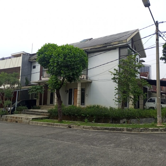 Rumah disewakan di Taman Beverly Lippo Cikarang 